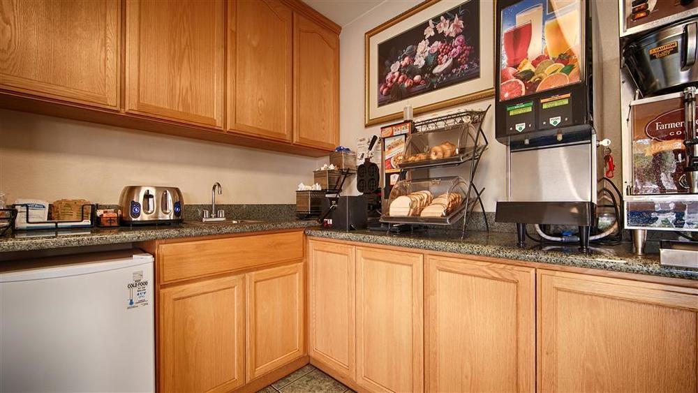Cloverdale Wine Country Inn & Suites Restauracja zdjęcie