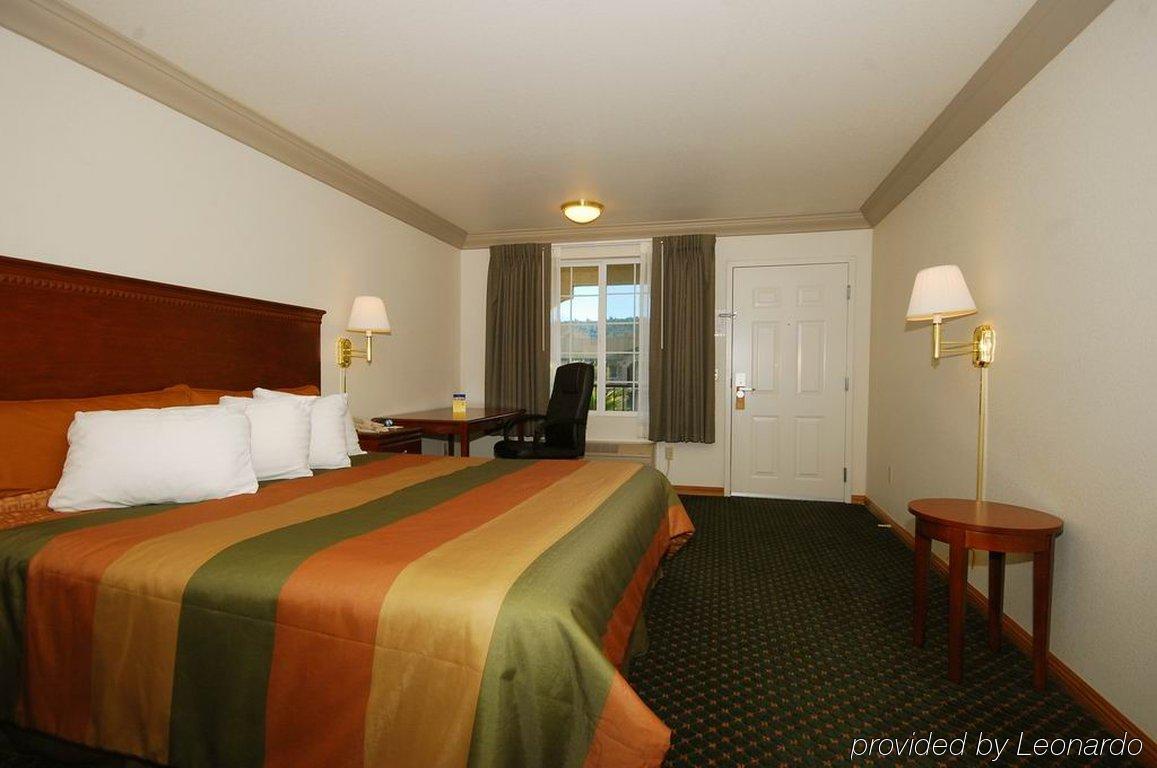 Cloverdale Wine Country Inn & Suites Pokój zdjęcie