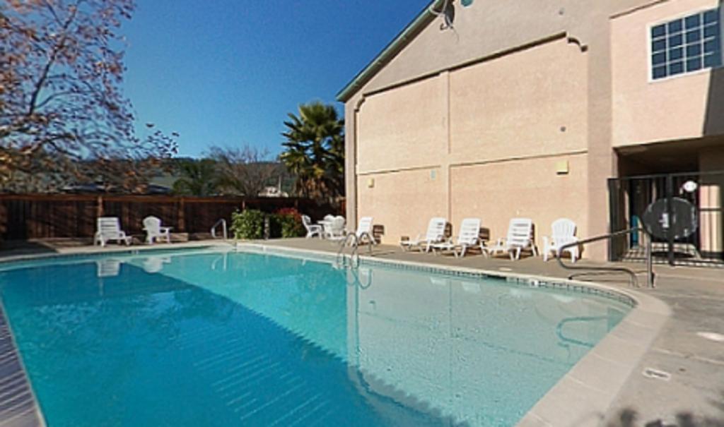 Cloverdale Wine Country Inn & Suites Zewnętrze zdjęcie