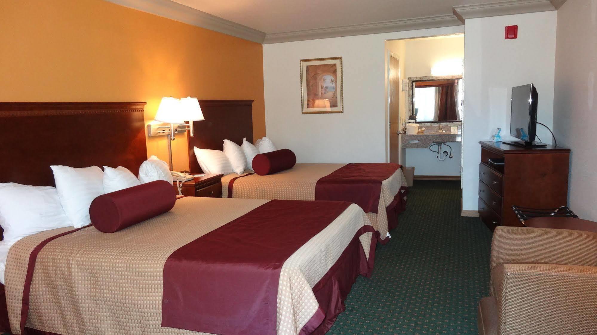 Cloverdale Wine Country Inn & Suites Zewnętrze zdjęcie