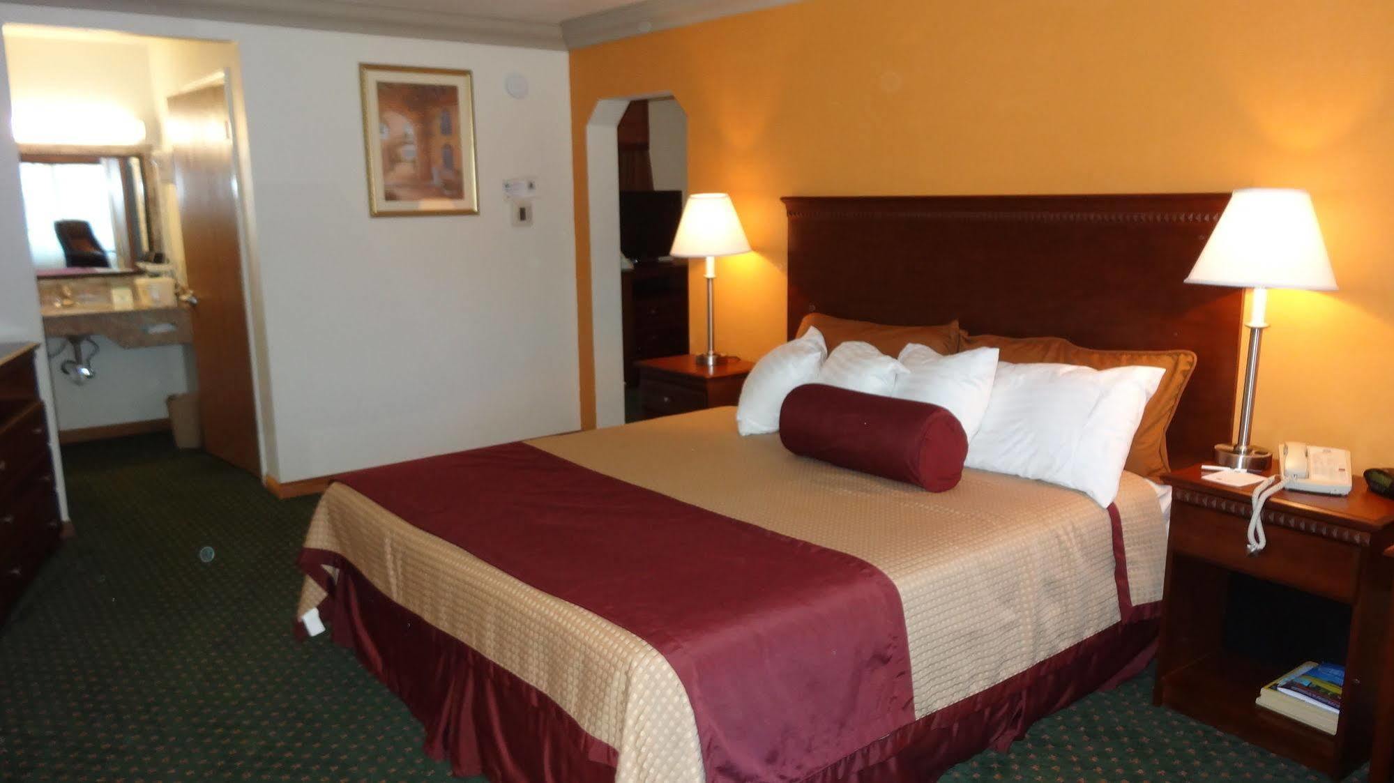 Cloverdale Wine Country Inn & Suites Zewnętrze zdjęcie
