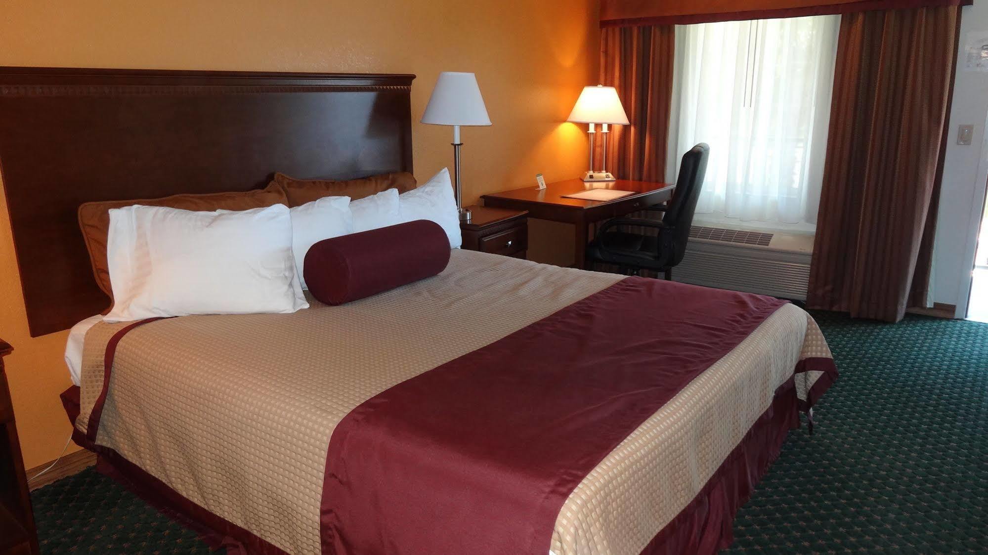 Cloverdale Wine Country Inn & Suites Zewnętrze zdjęcie