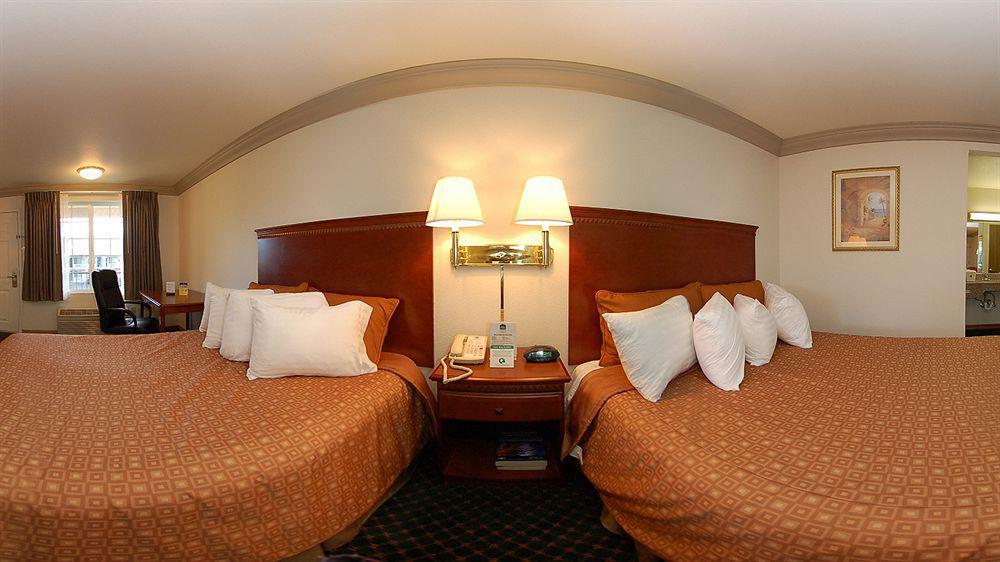 Cloverdale Wine Country Inn & Suites Zewnętrze zdjęcie